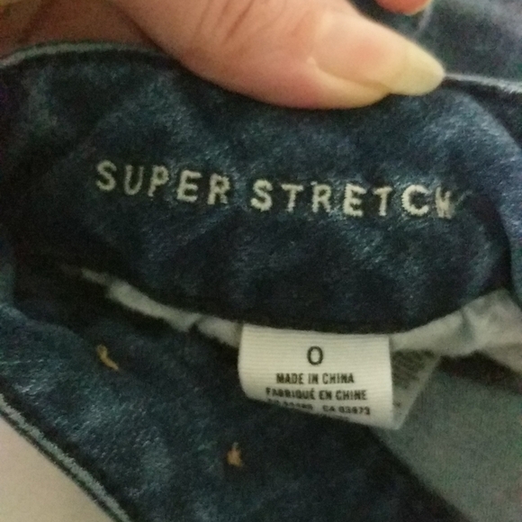 American Eagle Distressed Denim Super Stretch Medium Wash Shorts - size 0 - Picture 3 of 7